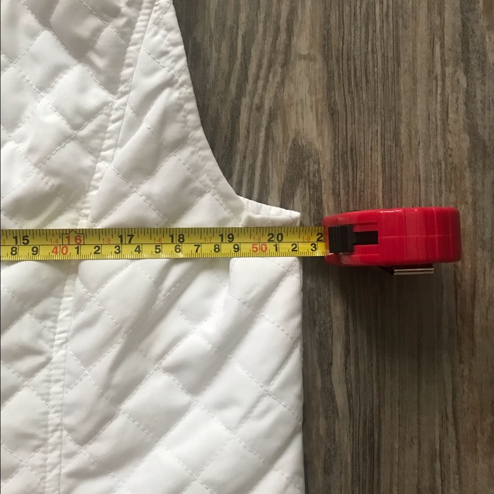 White puffer vest - Picture 3 of 6